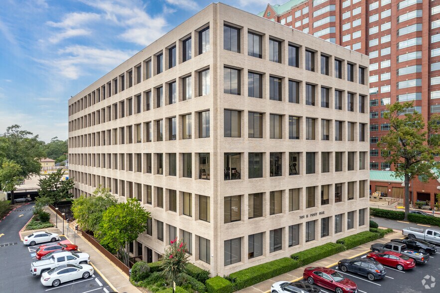 More Photos Of 701 N Post Oak Rd, Houston Office For Sale