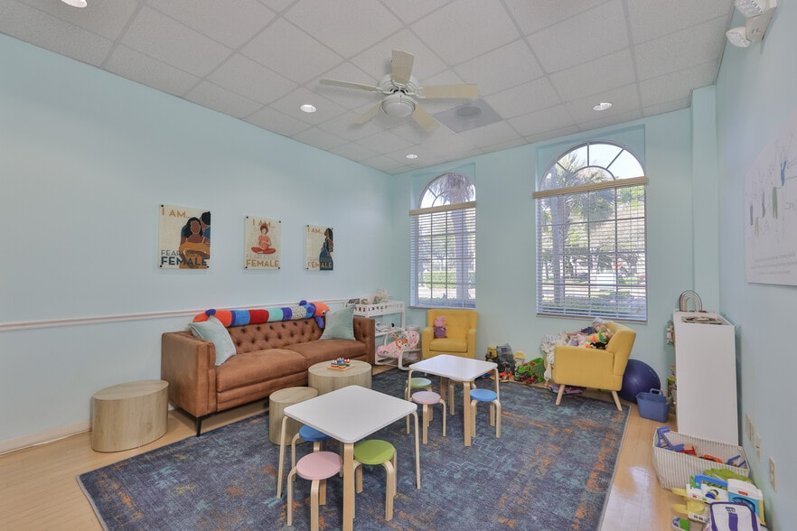 More Photos Of 1900 E Bay Dr, Largo Medical For Sale