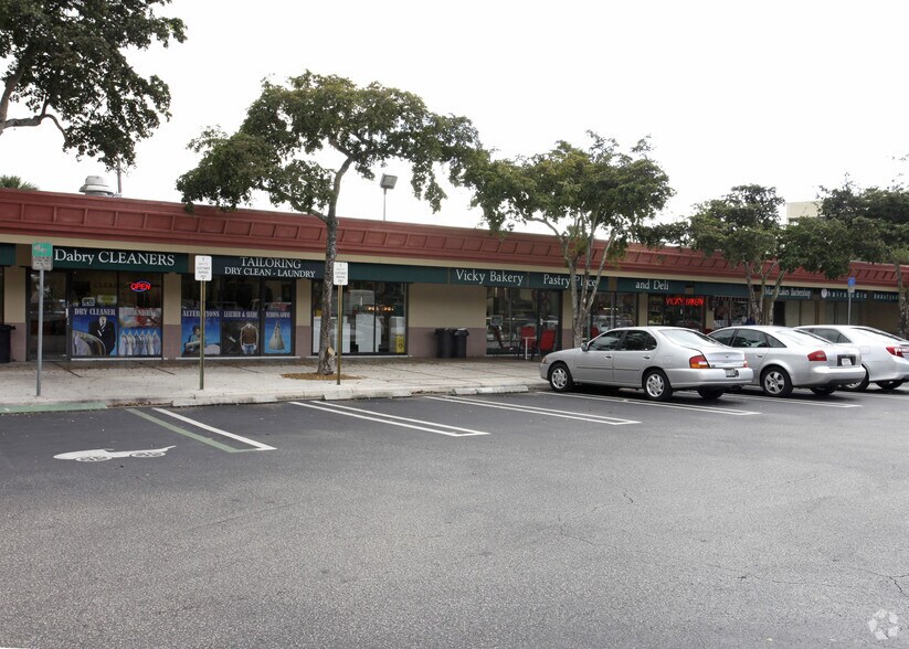 More Photos Of 13905-13975 NW 67th Ave, Miami Lakes General Retail For Lease