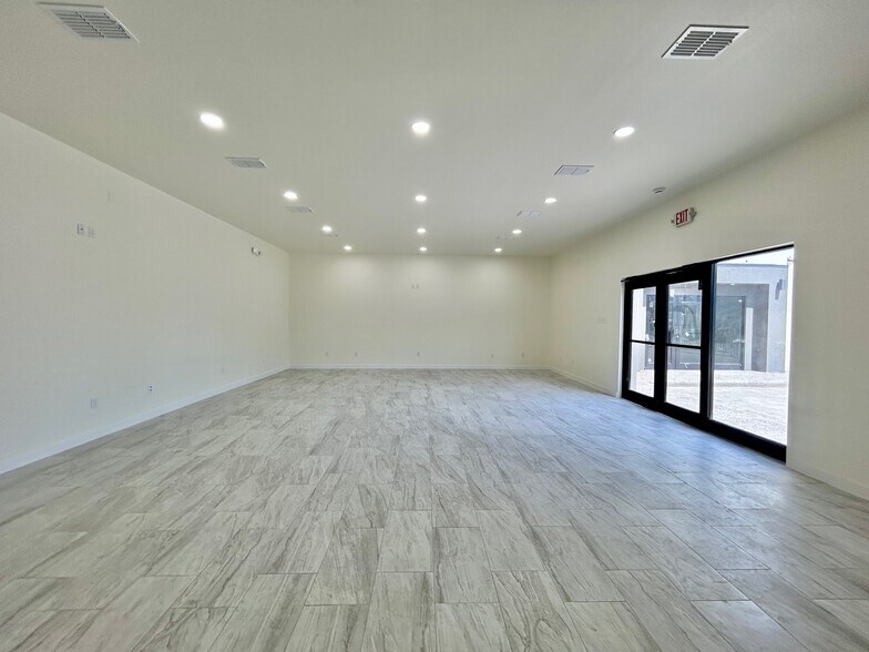 More Photos Of 1113 San Bernardo Ave, Laredo Office For Lease