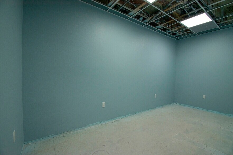 More Photos Of 4535 Tamiami Trl, Port Charlotte Office For Lease