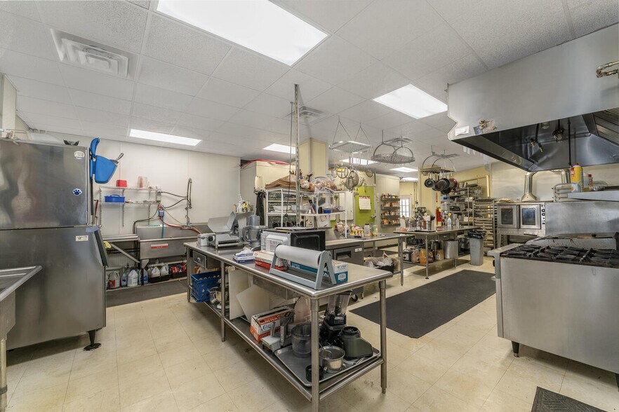 More Photos Of 615 3rd Ave, Alpha Freestanding For Sale