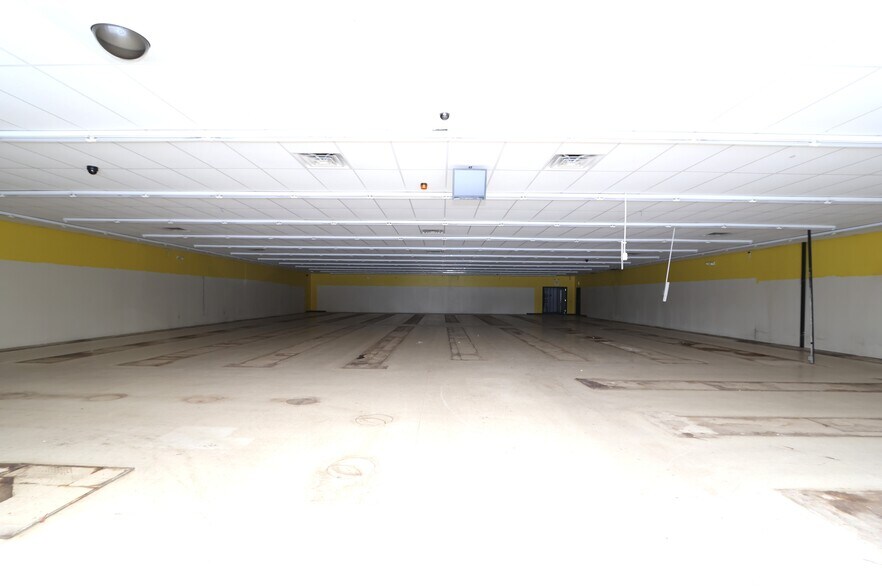 More Photos Of 215 Sandusky St, Plymouth General Retail For Sale