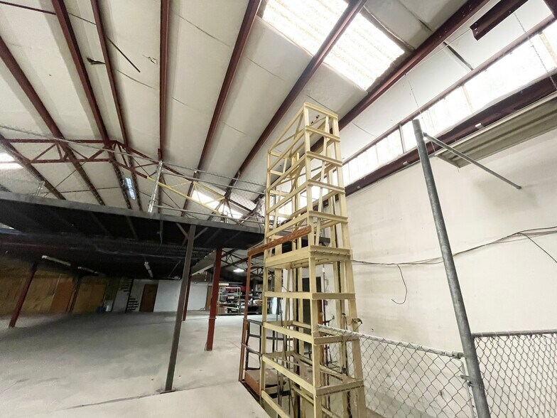 More Photos Of 4405 Dorchester Rd, Charleston Freestanding For Lease