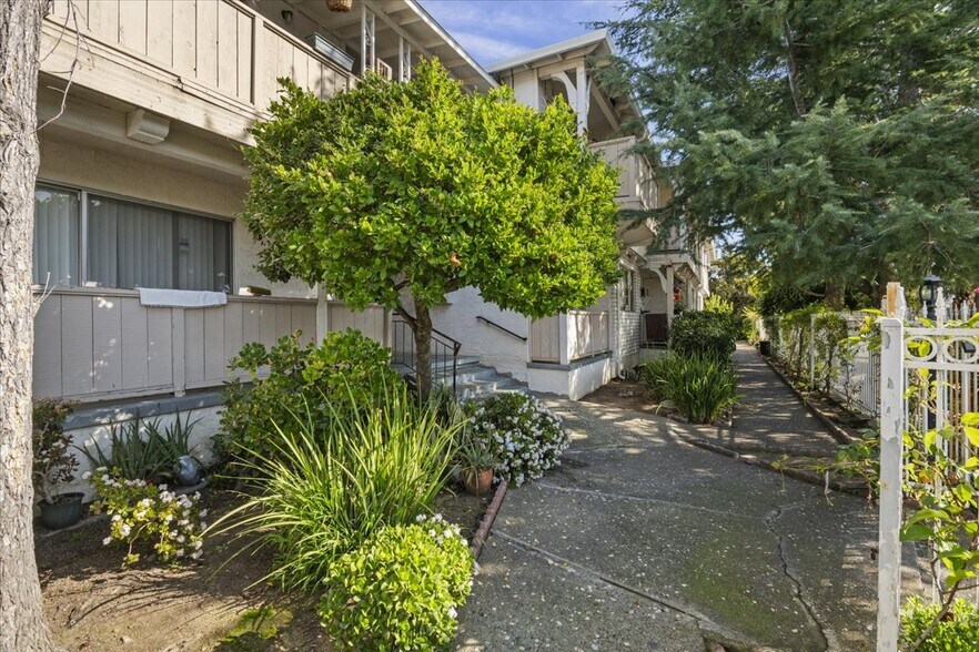 More Photos Of 1920 Latham Rd, Mountain View Apartments For Sale