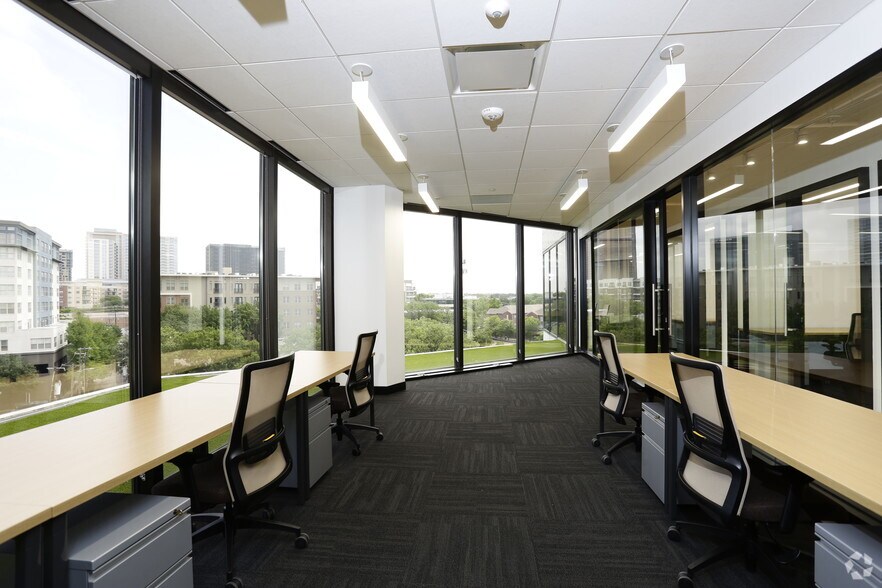 More Photos Of 3232 McKinney Ave, Dallas Office For Lease