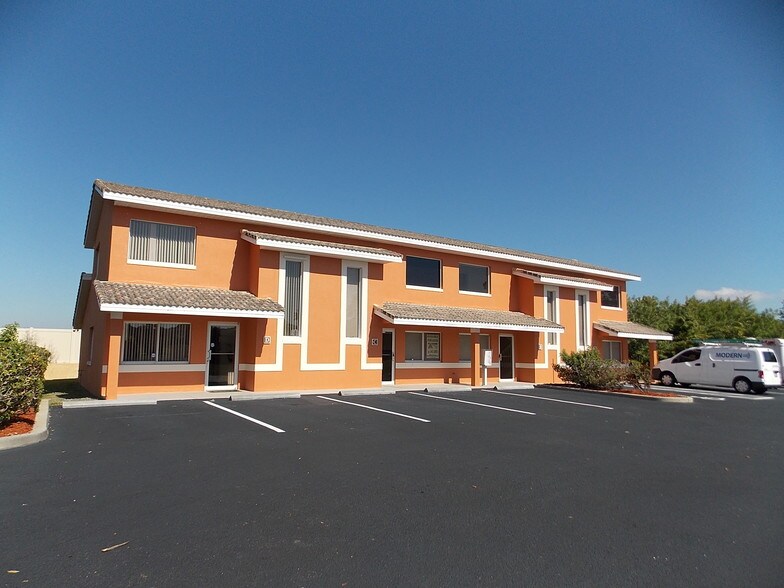 More Photos Of 1384 Heritage Acres Blvd, Rockledge Office For Lease