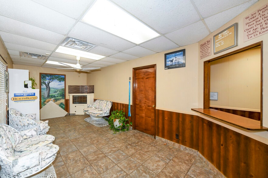 More Photos Of 13039 Nacogdoches Rd, San Antonio Veterinarian Kennel For Sale