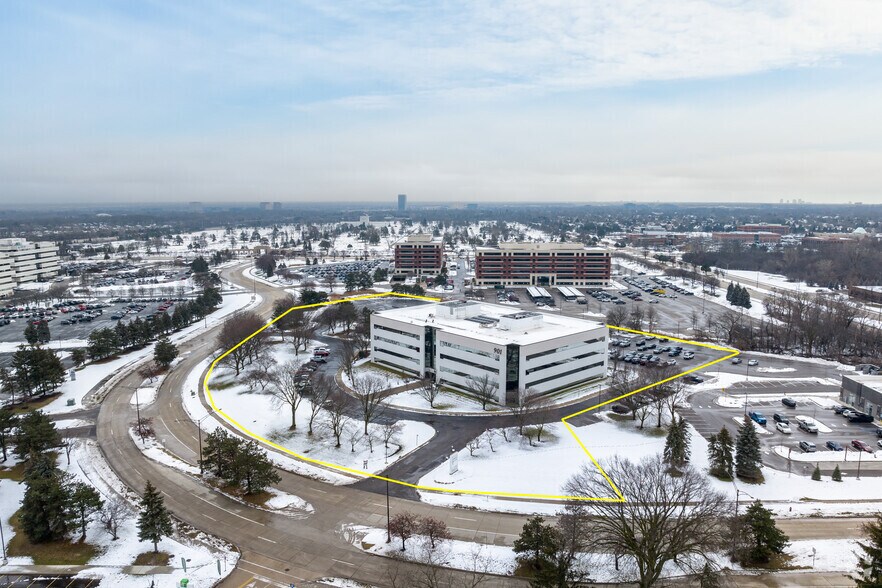 More Photos Of 901 Tower Dr, Troy Coworking Space