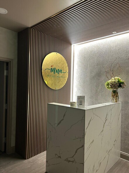 More Photos Of 2295 S Hiawassee Rd, Orlando Office For Lease