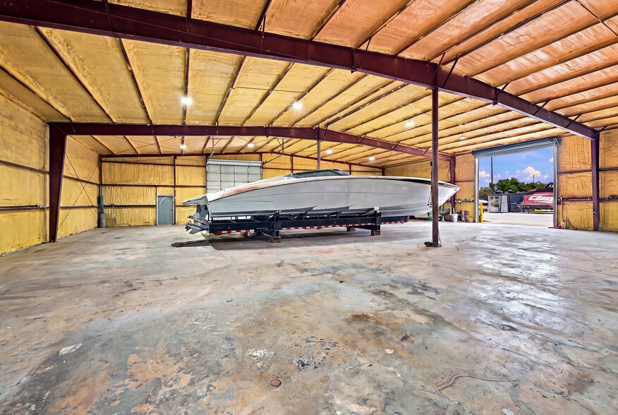 More Photos Of 3535 Dora St, Fort Myers Industrial For Sale