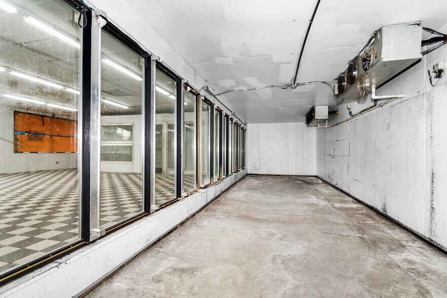 More Photos Of 1220 S Washington Ave, Titusville Convenience Store For Lease