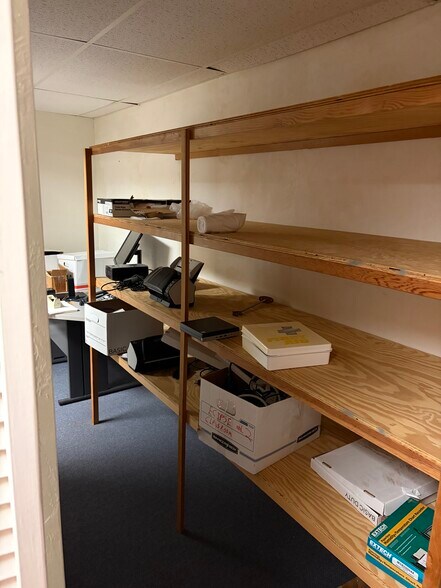 More Photos Of 12165 Metro Pky, Fort Myers Light Manufacturing For Sale