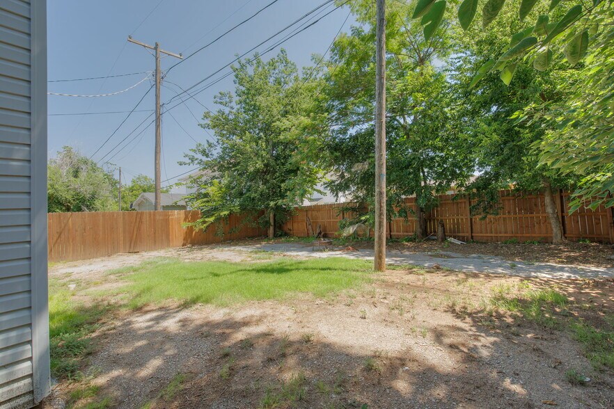 More Photos Of 1810 NW 11th St, Oklahoma City Multifamily For Sale