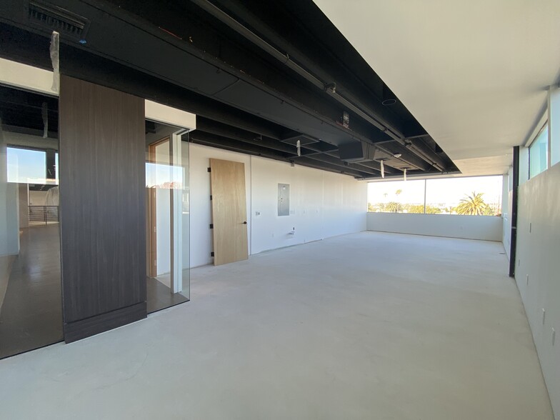 More Photos Of 2413 Pacific Coast Hwy, Lomita General Retail For Lease