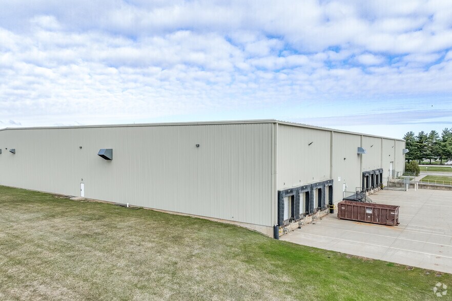 More Photos Of 725-729 Logistics Dr, Belvidere Warehouse For Sale