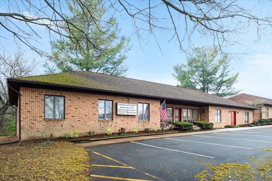 More Photos Of 10623 Crestwood Dr, Manassas Office For Sale
