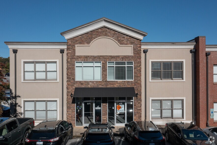 More Photos Of 955 W Wade Hampton Blvd, Greer Office For Lease