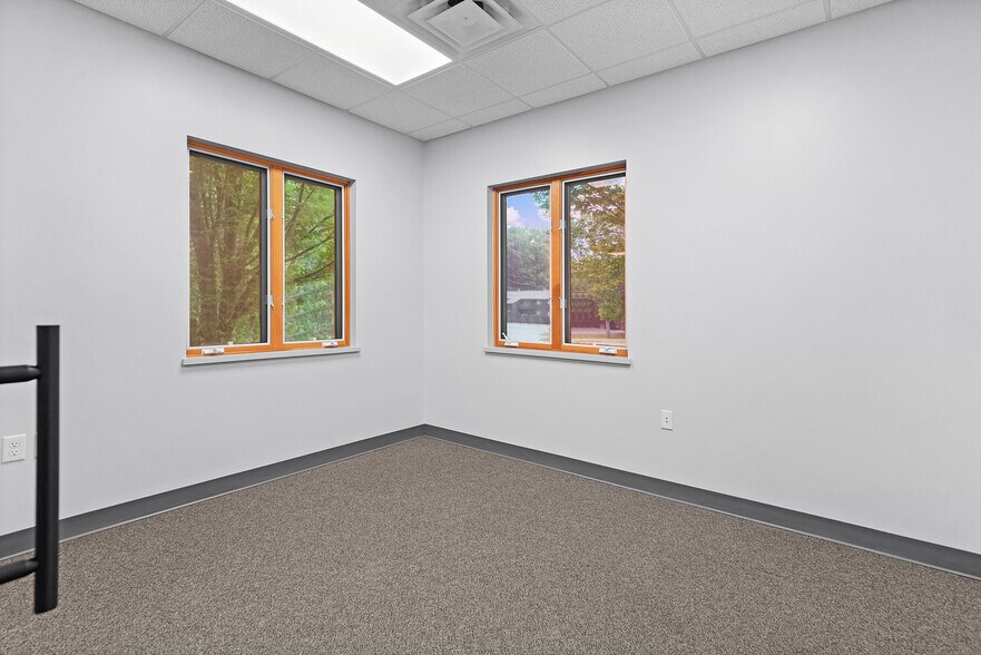 More Photos Of 1416 44th St SW, Wyoming Medical For Sale