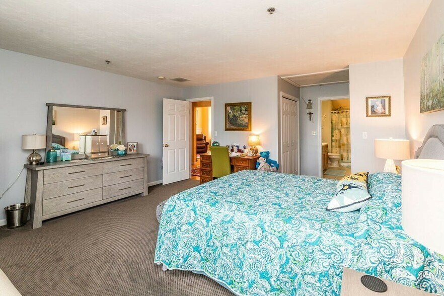 More Photos Of 7 Christy Dr, Brockton Office For Sale