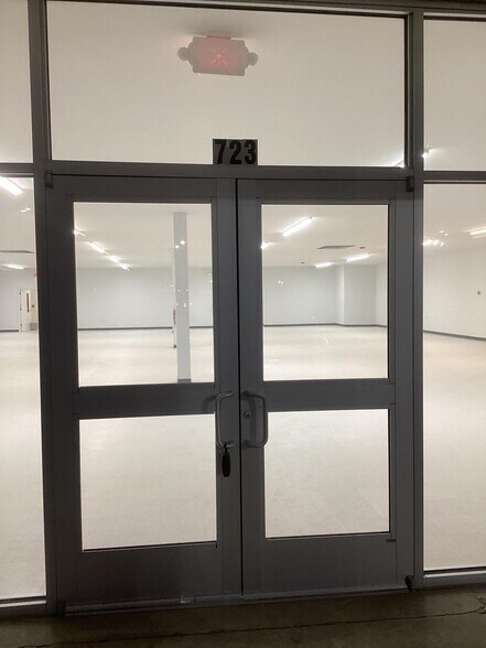 More Photos Of 1203 W Base St, Madison Unknown For Lease