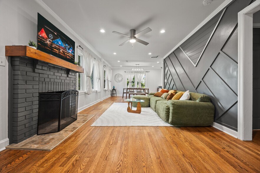 More Photos Of 10 Claire Dr, Atlanta Multifamily For Sale
