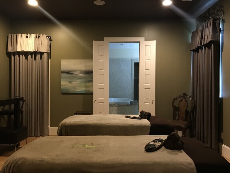 More Photos Of 5721 Winsome Ln, Houston Freestanding For Sale