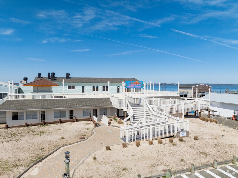 More Photos Of 363 Beach rd, Hampton Bays Restaurant For Lease