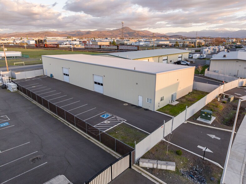 More Photos Of 188 Salmon Way, White City Industrial For Lease