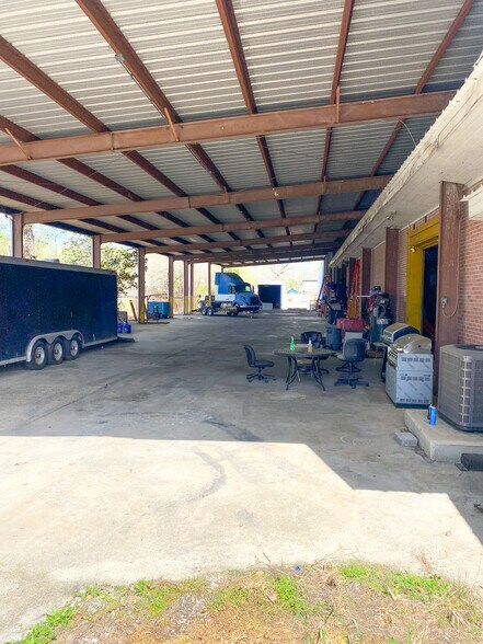 More Photos Of 315 E Ridgely St, Atmore Warehouse For Sale