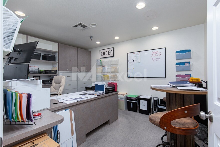 More Photos Of 220 Commerce Park Ct, North Las Vegas Manufacturing For Sale