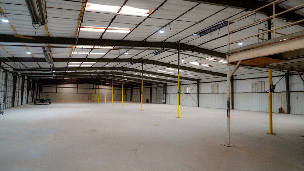 More Photos Of 3801 Cockrell Ave, Fort Worth Manufacturing For Lease