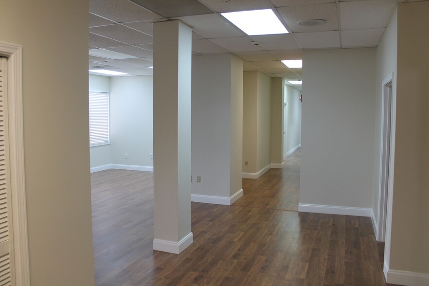 More Photos Of 1350 Tidwell Dr, Alpharetta Office For Lease