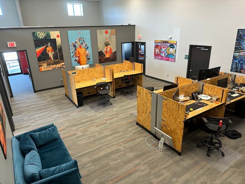 More Photos Of 30 Wright Ave, Lititz Warehouse For Lease