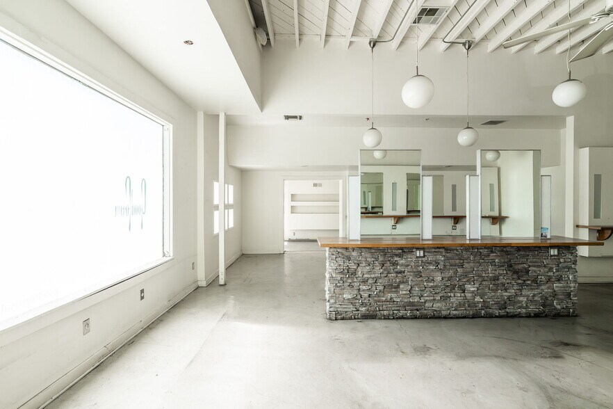 More Photos Of 723-727 N Fairfax Ave, Los Angeles General Retail For Lease