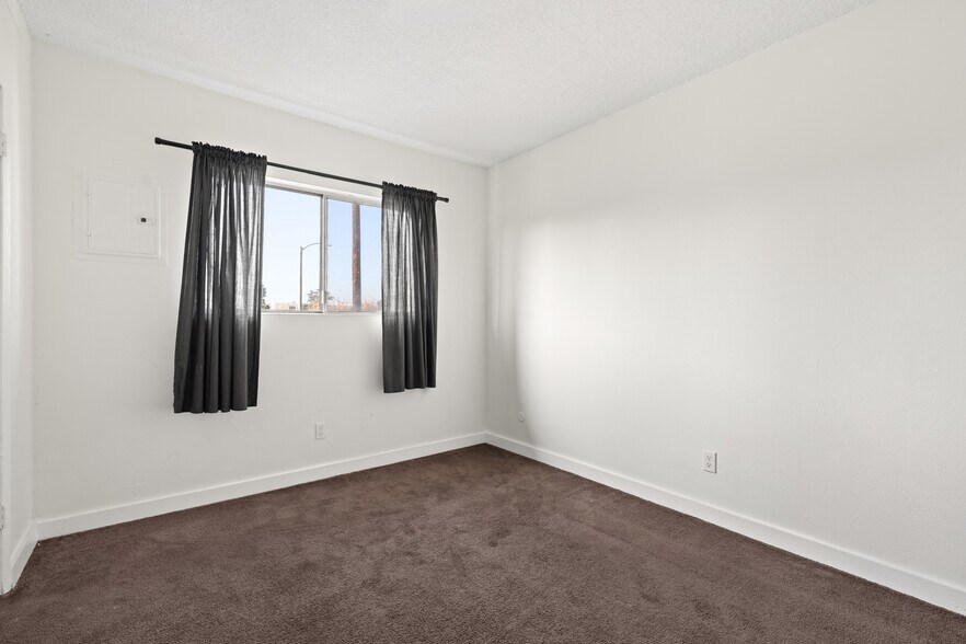 More Photos Of 1406 Exposition Blvd, Los Angeles Apartments For Sale