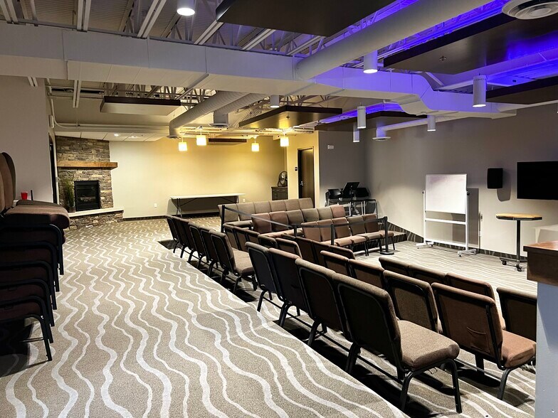 More Photos Of 12345 Portland Ave, Burnsville Flex For Lease