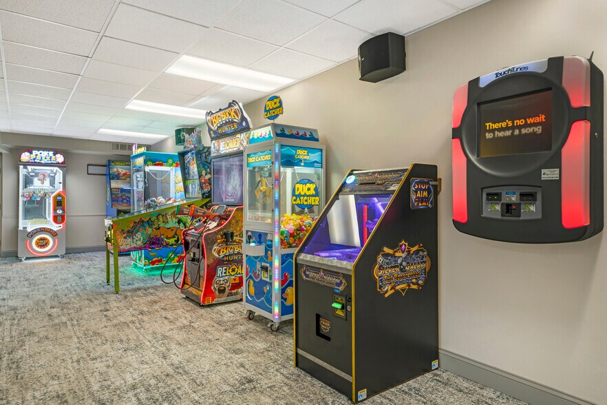 More Photos Of 250 W Church St, Mishicot Hotel For Sale