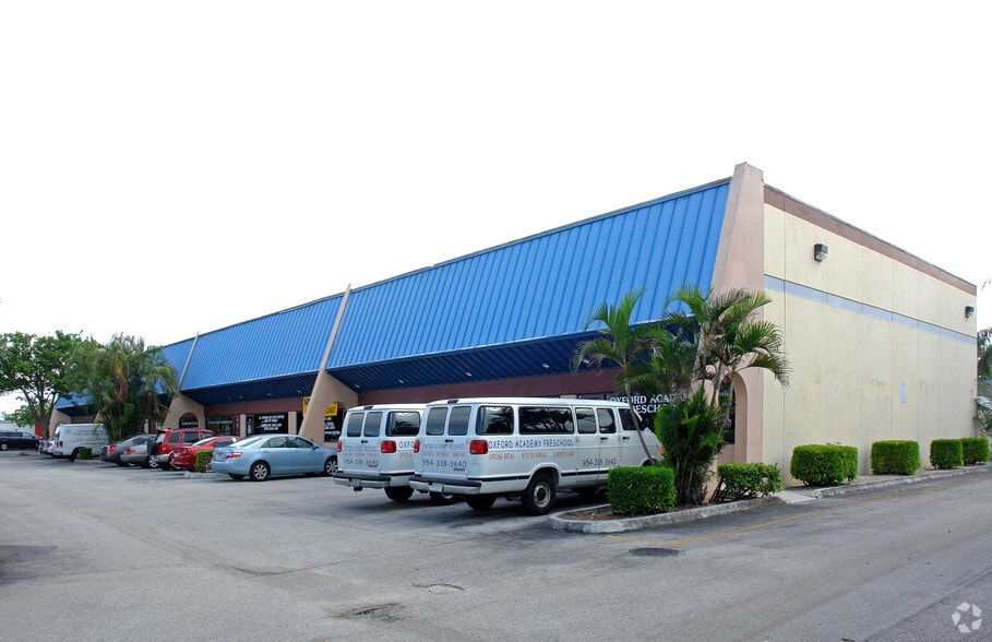 More Photos Of 10190-10300 NW 47th St, Sunrise Light Distribution For Lease