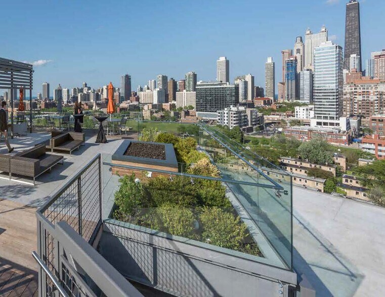 More Photos Of 600 W Chicago Ave, Chicago Office For Lease