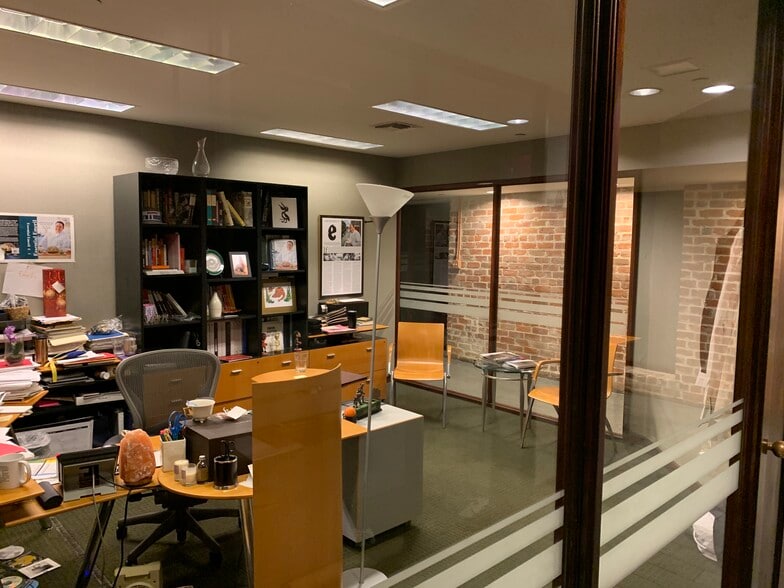 More Photos Of 829-839 St Charles Ave, New Orleans Office For Lease