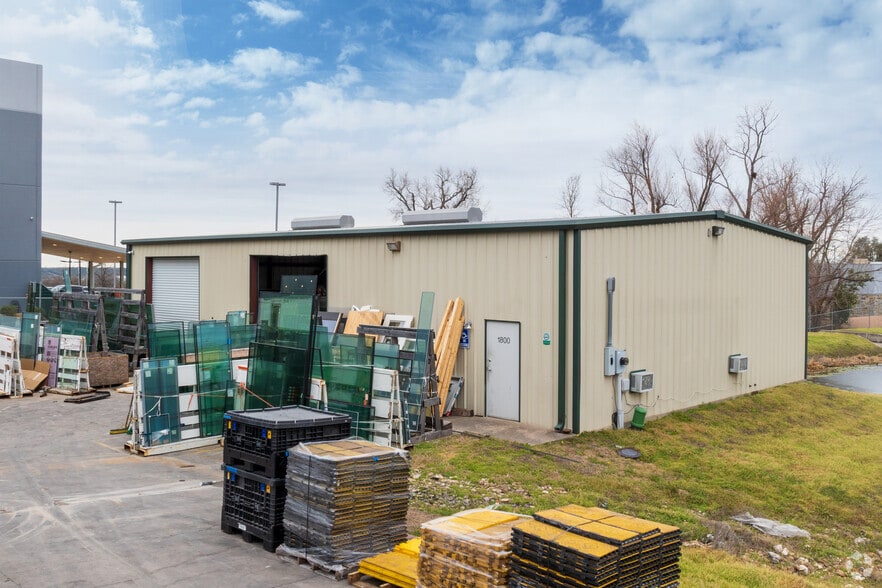 More Photos Of 1834 Ferguson Ln, Austin Unknown For Lease