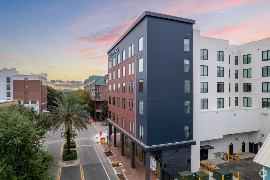 More Photos Of 212 SE 1st St, Gainesville Hotel For Lease