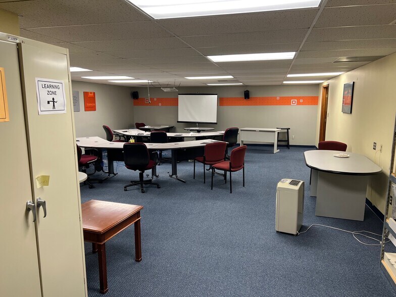 More Photos Of 435 E North St, Bradley Bank For Sale