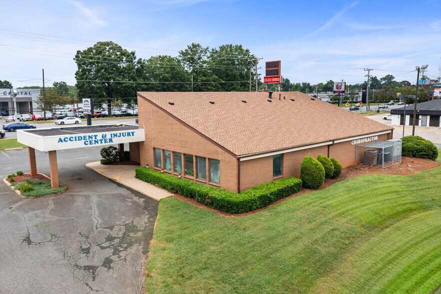 More Photos Of 5410 N Tryon St, Charlotte Medical For Sale