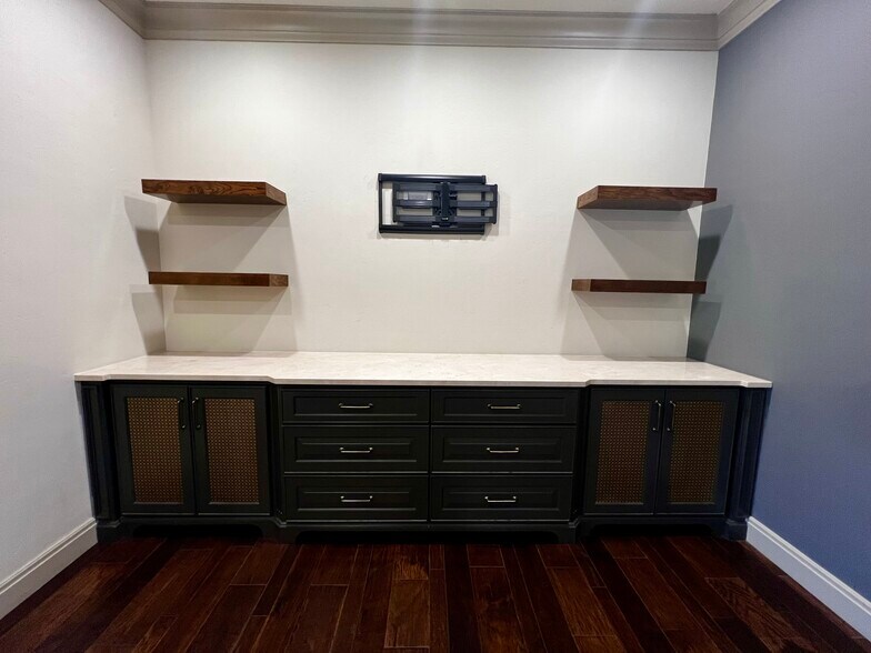 More Photos Of 11818 Warfield St, San Antonio Service For Lease
