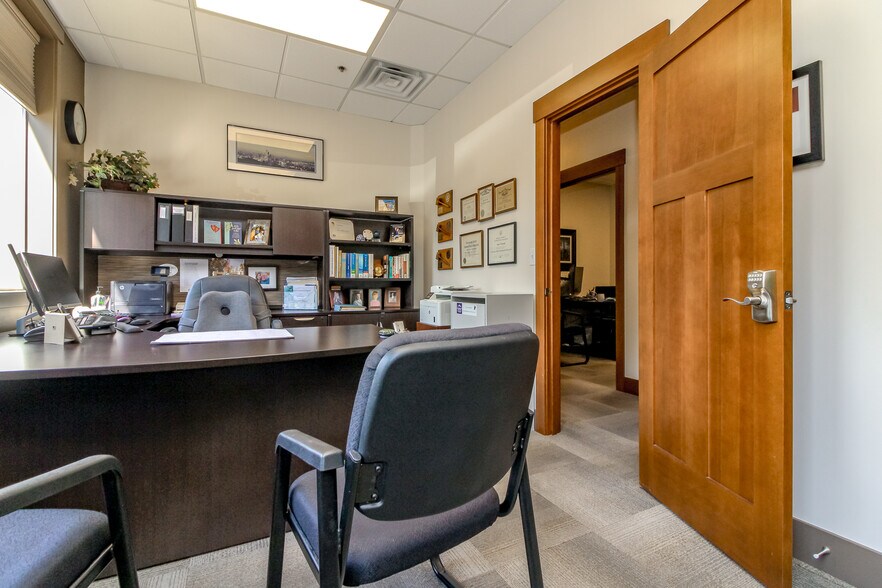 More Photos Of 3212 Byron St, Silverdale Office For Sale