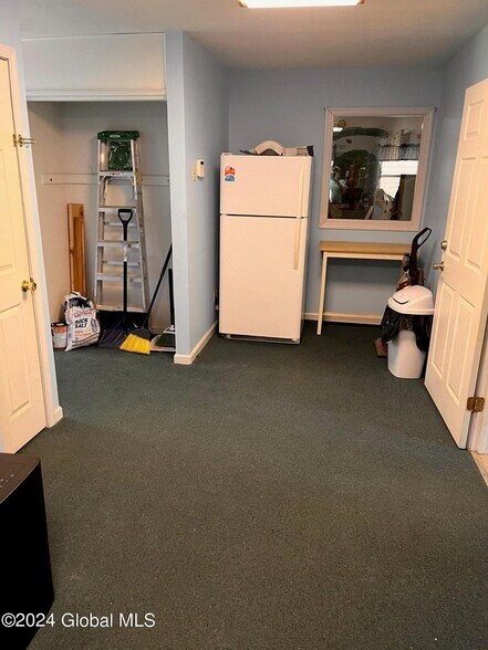 More Photos Of 1612 Crescent Rd, Clifton Park Schools For Sale