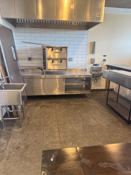 More Photos Of 1985 Route 22 W, Scotch Plains Storefront Retail Office For Lease