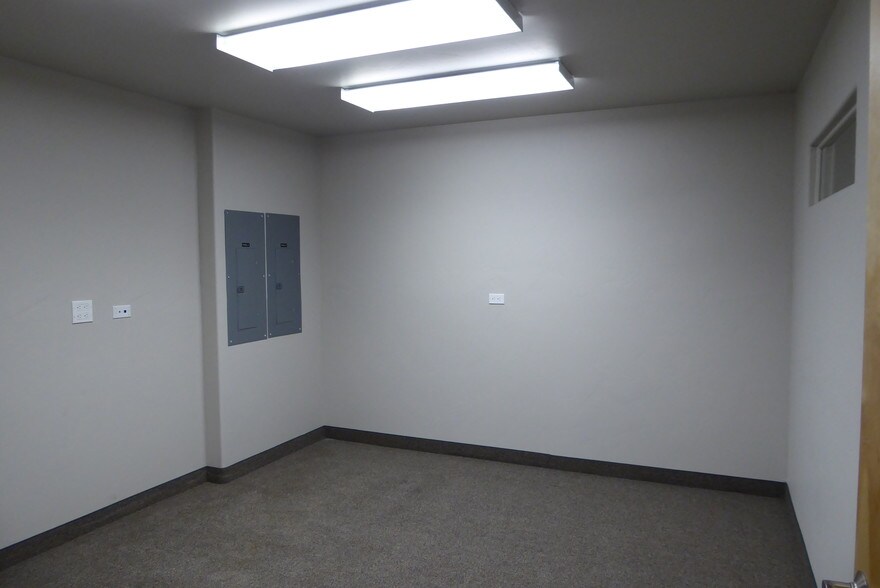 More Photos Of 132 E 5th St, Delta Office For Lease
